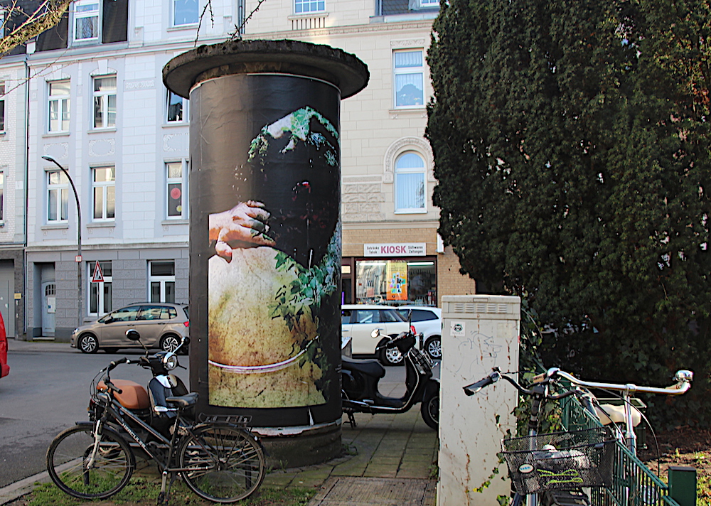 Ivy Touch – litfaßsäule