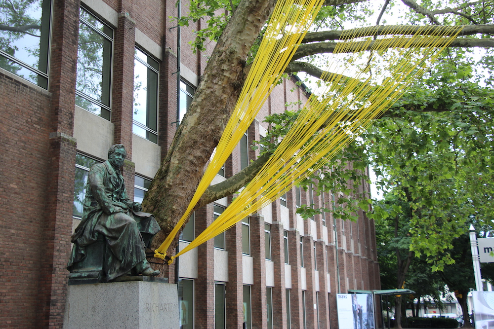 textile Baumskulpturen